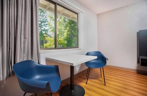 City Central Hotel | Motel 6 Gresham, OR - Portland