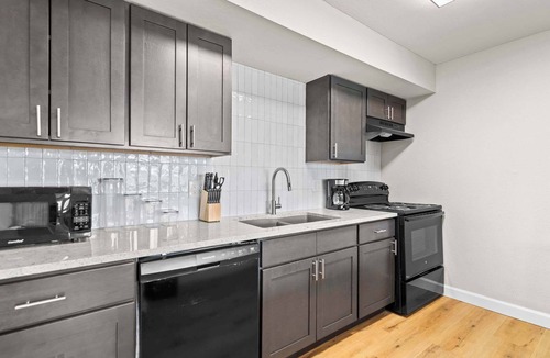 Springfield Apartment | Newly Renovated Unit in Central Spfld! #304