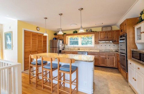 Duck House | Pappia - Duck, Sanderling, Oceanside, 150 Yards to Beach, on Lake, Community Pool