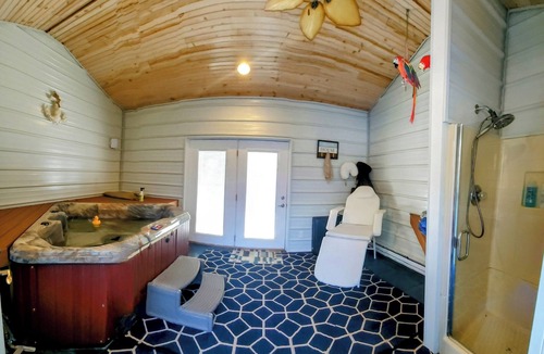 Fennville House | Peaceful home in the woods, Saugatuck Township