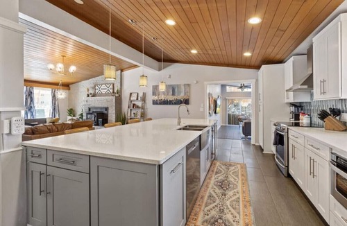 Lincoln Heights House | Perfect for groups-Theater & Arcade close to dwtn!