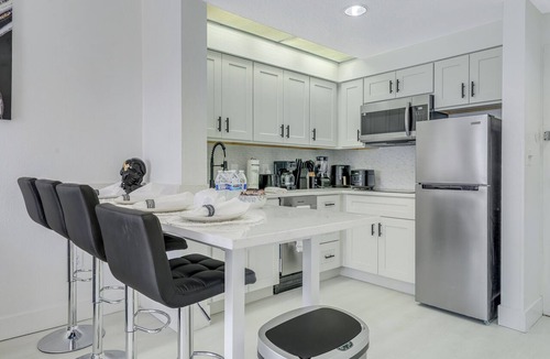 Florida Central Atlantic Coast Apartment | Prime Location, 2 Queen, Near Universal