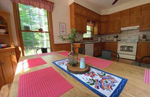 Sister Bay House | Private 3BR Gem on 2.5 Wooded Acres- Close to All