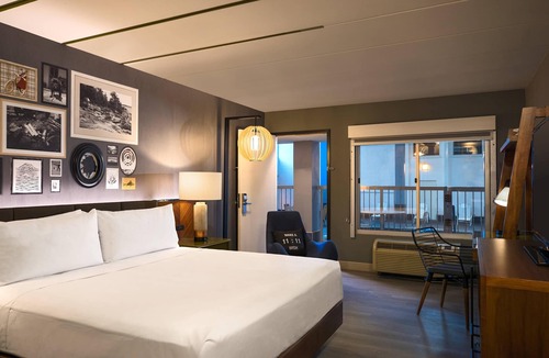 West Bloomington Hotel | Renaissance Minneapolis Bloomington Hotel