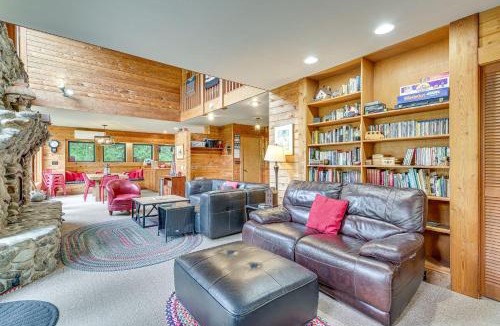 Skykomish House | Riverfront Skykomish Cabin w/Private Hot Tub!