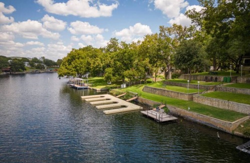 Burnet RV Rental | RV Site - Pull Through 28
