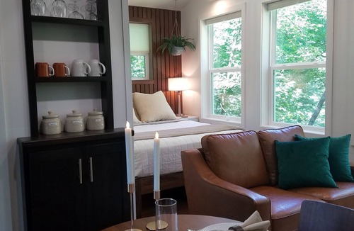 Elroy Cottage | Secluded luxury accommodations with woodland pond view and private hiking trails