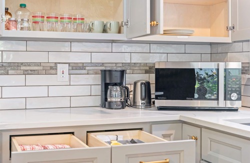 Vancouver House | Serene Hidden Abode 2Br2Ba
