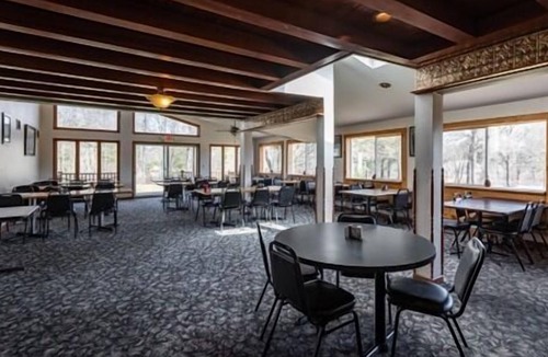 Neillsville House | Single space in comfortable resort in Neillsville, Wisconsin locate near Lake Arbutus