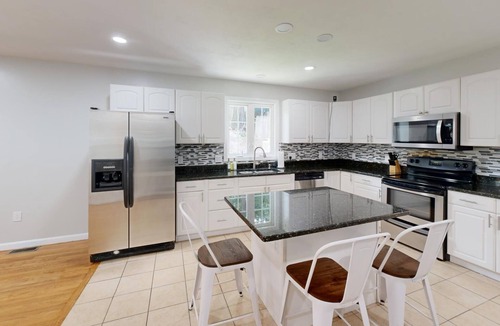 Worcester House | Spacious 4-bedroom house in charming Worcester with AC, WiFi