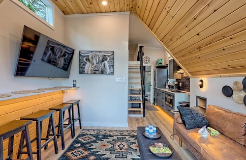 Franklin House | Spacious A-frame tiny house