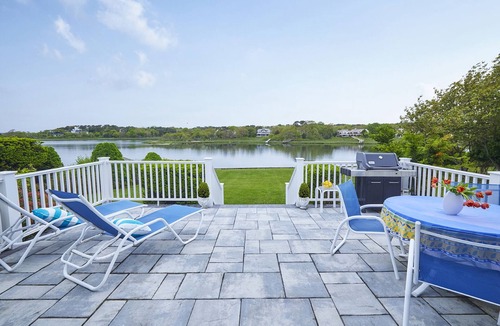 Shinnecock Hills House | Stunning Waterfront Beach House