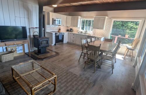 Otter Rock House | The Cedar House