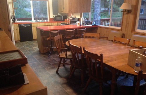 Hoodsport House | The Family Lake Place- 3 Bdrm- Year Round Hiking, Boating, Fishing