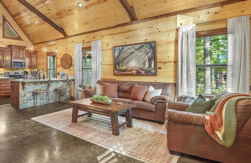 Hochatown Cabin | Timeless Romantic Cabin in Hochatown with Cozy Double-Sided Fireplace