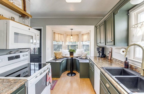 Waterloo House | Updated & Charming! Waterloo Home w/Patio