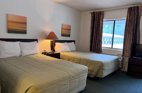 Grove Hill Hotel | WINDTREE INN