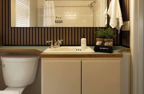 Pullman House | Winter Circle Hideaway - Remodeled + Pet Friendly