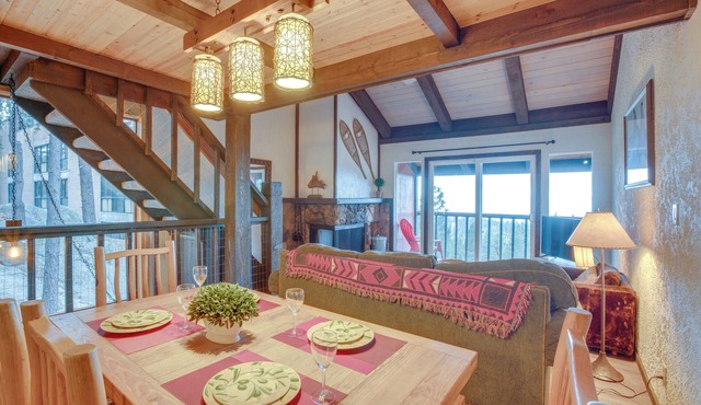 1 Mi to Stagecoach Lift! Homey Tahoe Townhome in Stateline
