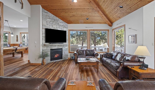 11 Vine Maple - Pool Table, Bikes, Luxury Lodge, A/C, SHARC Passes, Hot Tub in Sunriver