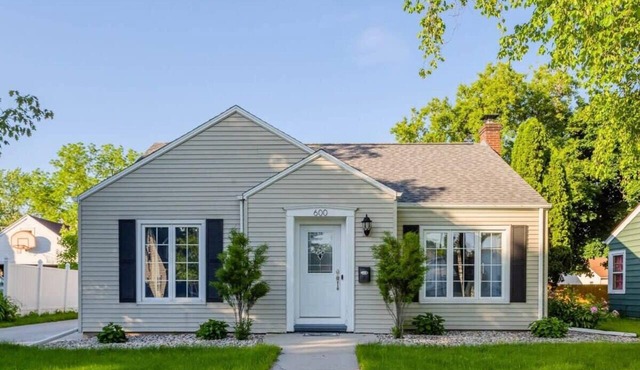 2 Bedroom Corporate Bungalow in Appleton