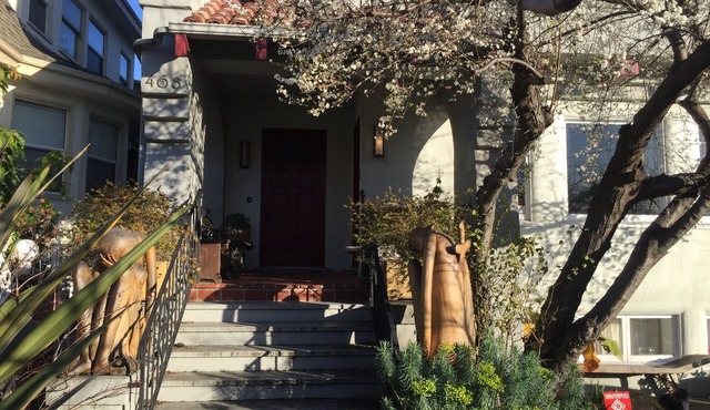 2 Br/1Bath Bright-Spacious Flat 2 blks from Lake Merritt, 10 m walk to Bart in Oakland