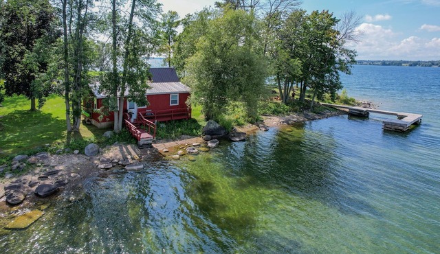 2 BR Cabin - Waterfront location on St. Lawrence River in Ogdensburg