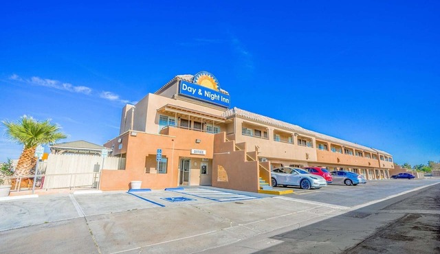 2 Queen Beds|Non-Smoking in Hesperia CA