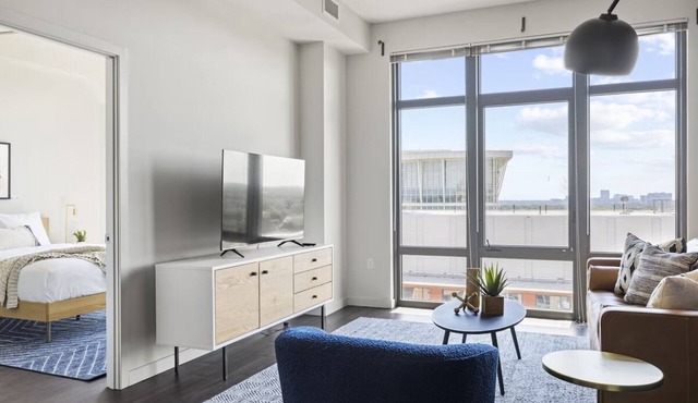 2 Units | Arlington Family Stay | Kitchen & Pool | Near Smithsonian Museum in Arlington