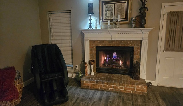3bd/2bth Home, king/queen bds,crib, RV/trailer parking, pet fence, massage chair in Cabot