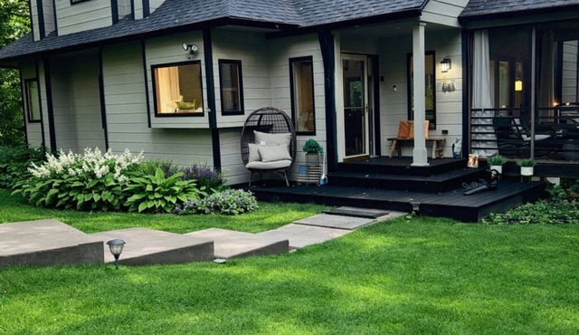 4 private Ensuite Bedrooms -Dog friendly-Eagle Ridge Escape in Galena