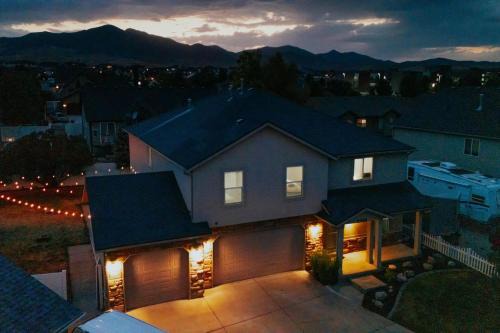 5040 Sqft l Sleeps 25 l Near Ski & Downtown SLC in West Jordan