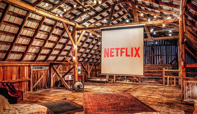 6 Acre Hocking Hills Escape with Sauna, Hot Tub, Movie Theater, Fire Pit & More! in McArthur