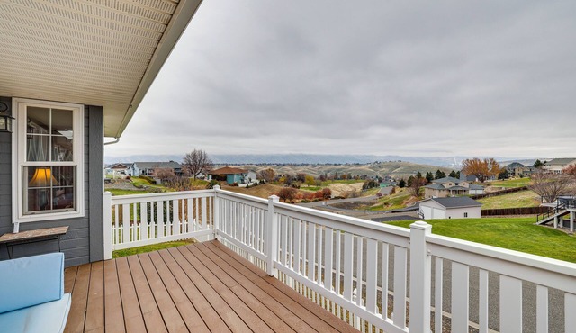 6 Mi to Dtwn Lewiston: Quiet Home w/Views in Clarkston