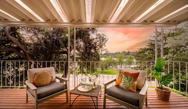6615 Green Lake · 3b2b Modern Unit w/Stunning Green Lake View in Seattle