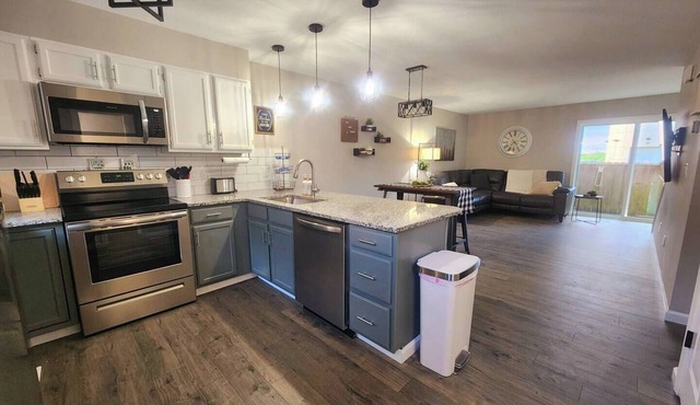A Spacious Townhome in Newton - Unit C in Newton