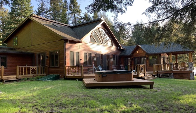Adirondack Waterfront Lodge Close to Old Forge with A/C and Heated Garage in Old Forge