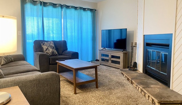 Affordable, Spacious, And Pet Friendly 2bd/1bath in Bloomington