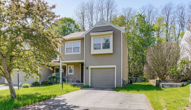 Apt within Townhome: Albany Estate w/Yard Access in Slingerlands