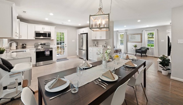 Baldwin Cottage: Countryside, 3 bedroom, 2 bath, Fast Wi-Fi in Warrenton