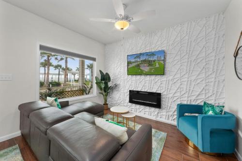 Bayfront Cottage- Pool - Hot Tub - Close to Beach in Port Isabel