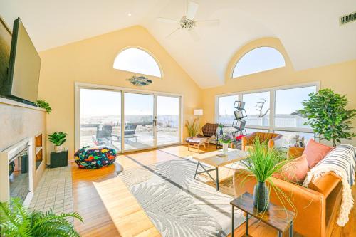 Bayfront Home in Patchogue w/Deck & Fishing Dock in Patchogue