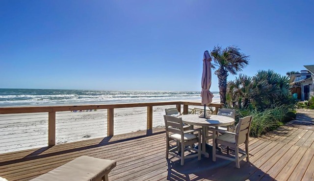 Beachfront with large deck Pool Sea Dunes Sailfish A2 in New Smyrna Beach