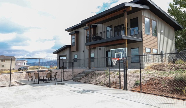 Bear Lake Hillside Retreat - POOL ACCESS with Ideal Beach. New Construction! in Garden City