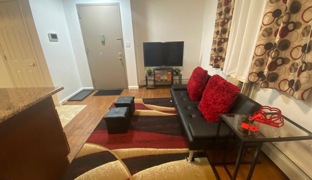 Beautiful Apartment near LGA Airport & Citi Field in CORONA