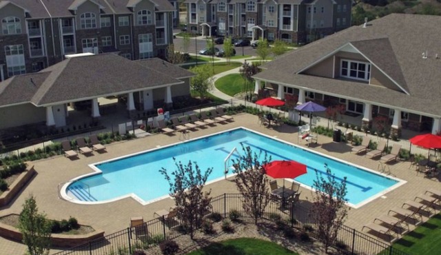 Beautiful & Convenient B&B Location with Airport Pick up & Drop Off!. in Yaphank