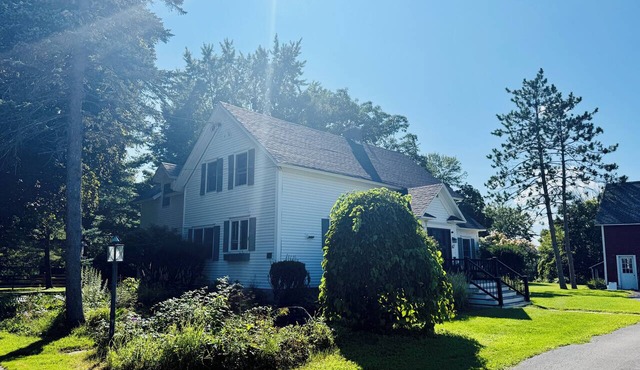 Beautiful home with large yard in Canton