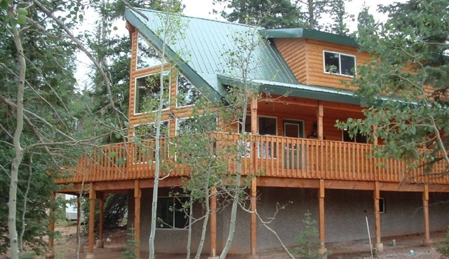 Beautiful Luxurious Cabin - The perfect getaway! in Duck Creek Village