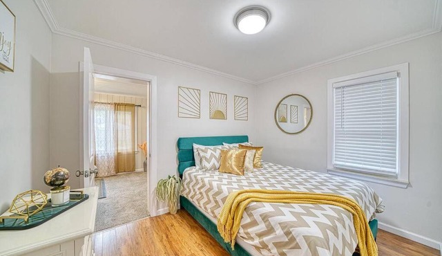 Beautiful Modern home with all year use HOT TUB, Pool table, Game room, & Propane fire pit! in Ferndale