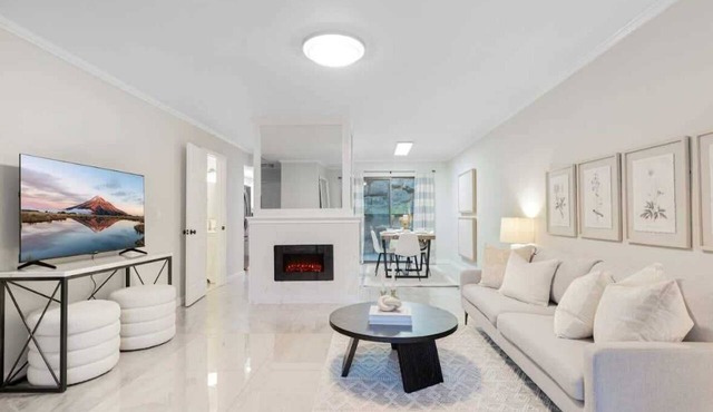 Bellevue Modern Luxe Townhouse near DT/520/I405 in Bellevue